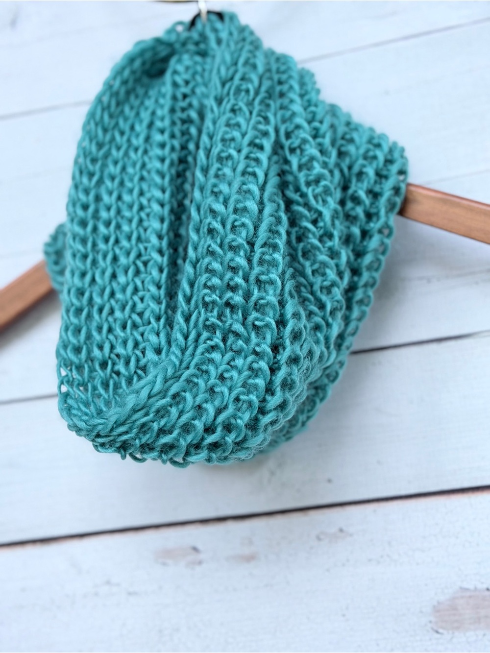 Rikka Chunky Ribbed Knit Infinity Loop Scarf - Picture 3 of 3